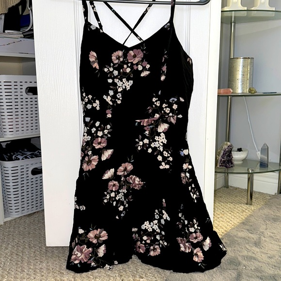 Garage Dress - Picture 1 of 1